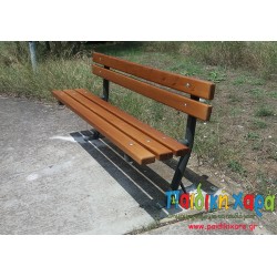Ξύλινο παγκάκι με μεταλλικές βάσεις (βίδωμα ή πάκτωση)